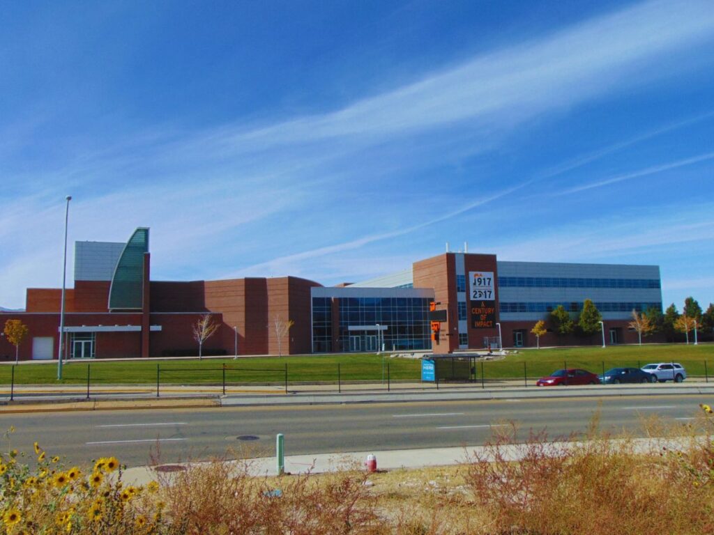 West across US-89 at Murray High School, Murray, UT